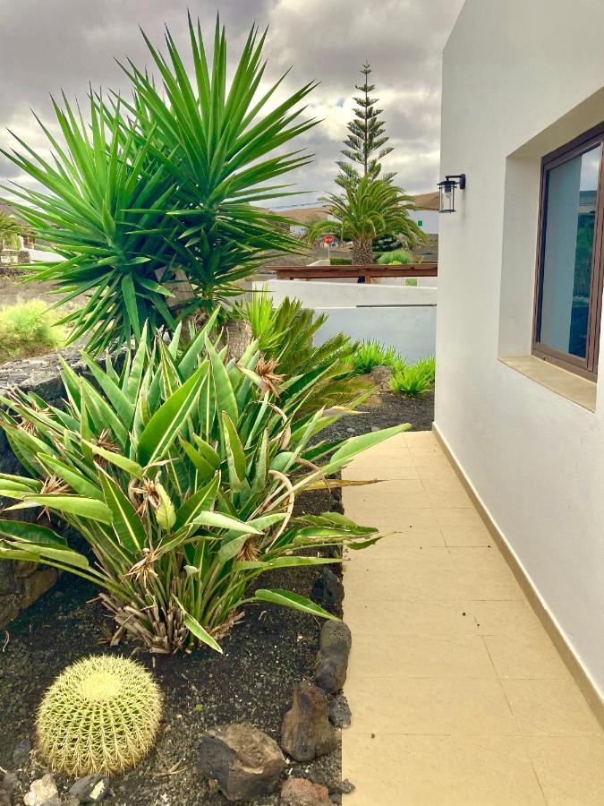 Habitaciones Tia Ela Yaiza  Eksteriør bilde
